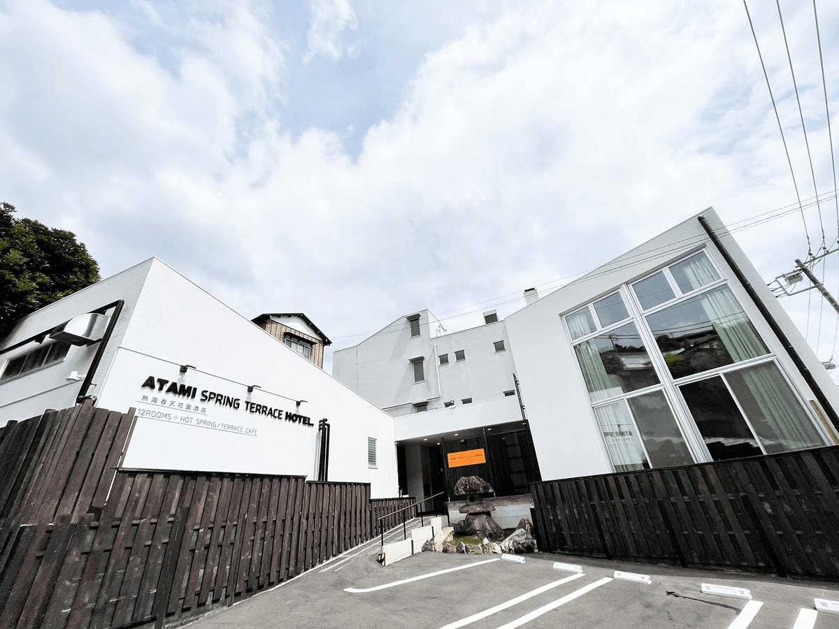 ＡＴＡＭＩ　ＳＰＲＩＮＧ　ＴＥＲＲＡＣＥ　ＨＯＴＥＬ
