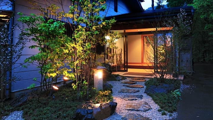 おきなとおうなの住むところ　御宿　竹取物語
