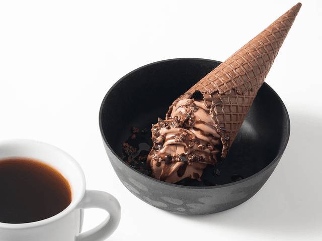 【ペア】情熱の国スペインから上陸！表参道でしか味わえないソフトクリームを楽しむ二人時間