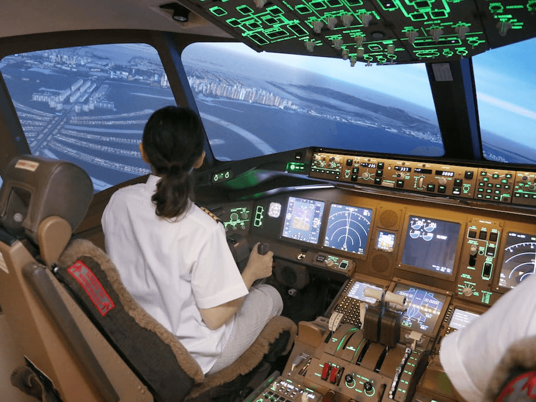 操縦桿を握って世界の空へ！品川で、ボーイング777の敏腕パイロットにのイメージ2