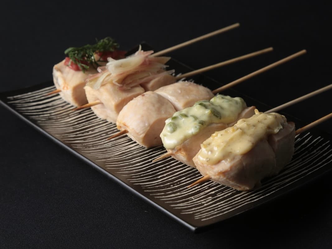 【北新地本通り店】極上の串、心ゆくまで。さかもりの焼鳥＆各種酒類の食べ飲み放題のイメージ3