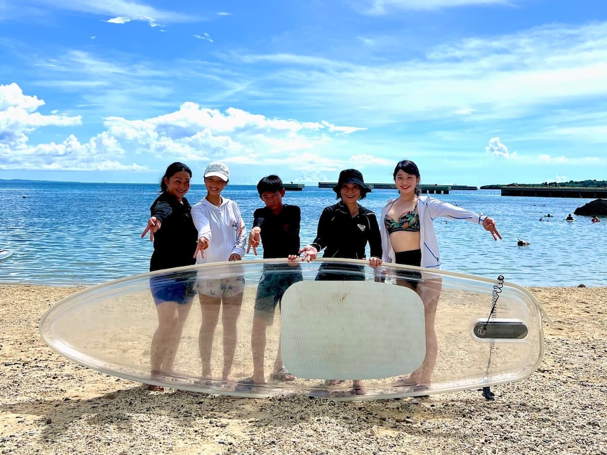 ドローンが激写！「私、沖縄の海に座ってる？」な、クリアカヤック体験のイメージ3