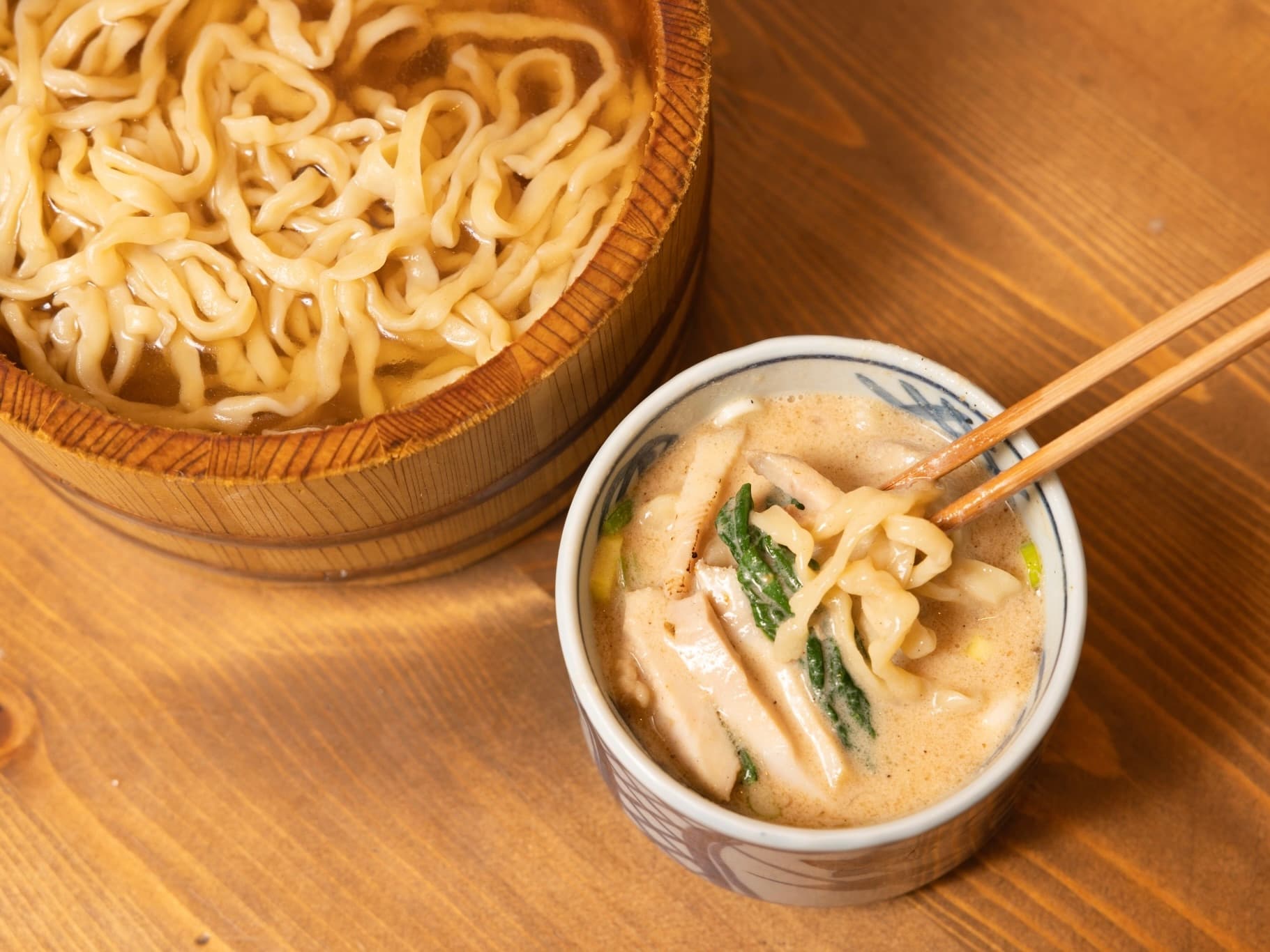 威風堂道、つけ麺を変える！“ほぼ焼魚”汁ですするつけ麺定食（特製セット付）のイメージ4