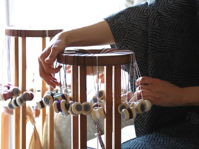 天平の組紐作りを京都で！カランコロンと千年の想いを組み上げるのイメージ7