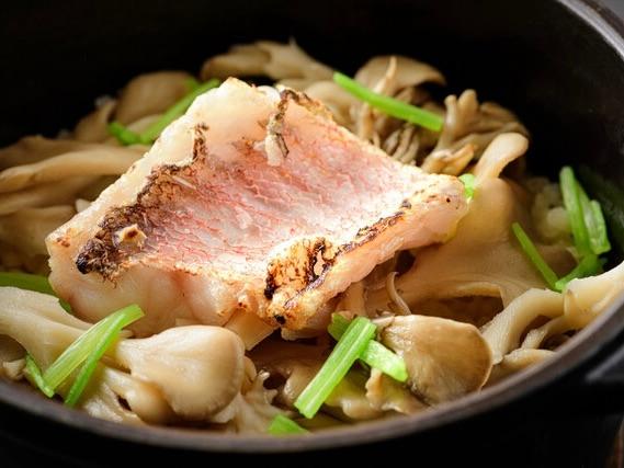 麻布台ヒルズの居酒屋うちやまで、アラカルト1万円分食べ飲み放題ペアチケット