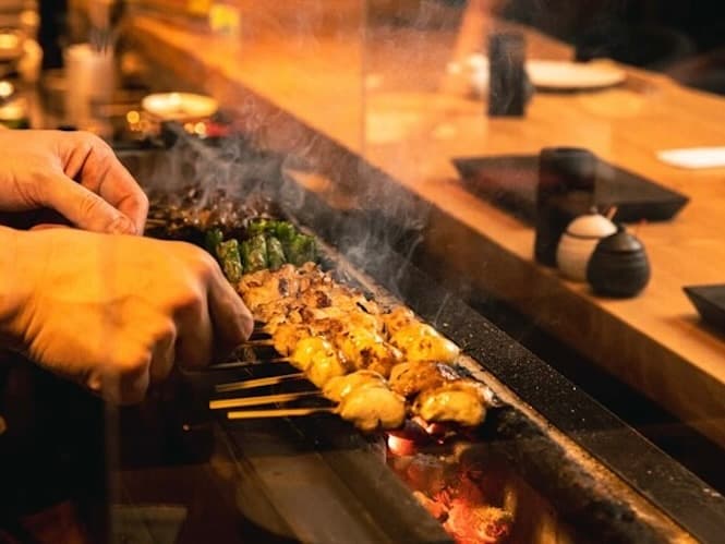 [ペア]最高の8串にうなる、ムードたっぷり大人の焼鳥コース【17:00～18:00、20:30以降限定】