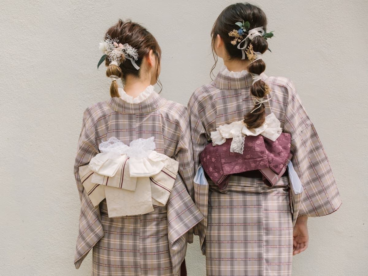 着物には結上げ髪がよく似合う！京旅華やぐ、ヘアセット付き着物レンタルのイメージ3