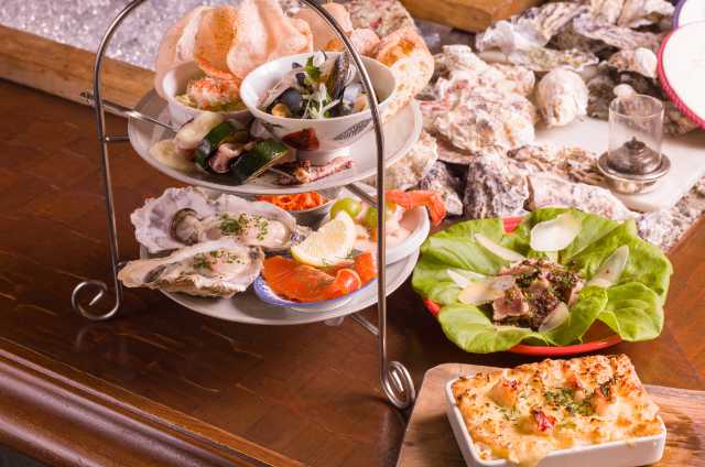 【ペア】ワインがすすむ!渚のアフタヌーンティー&魚介料理でアツい夜を