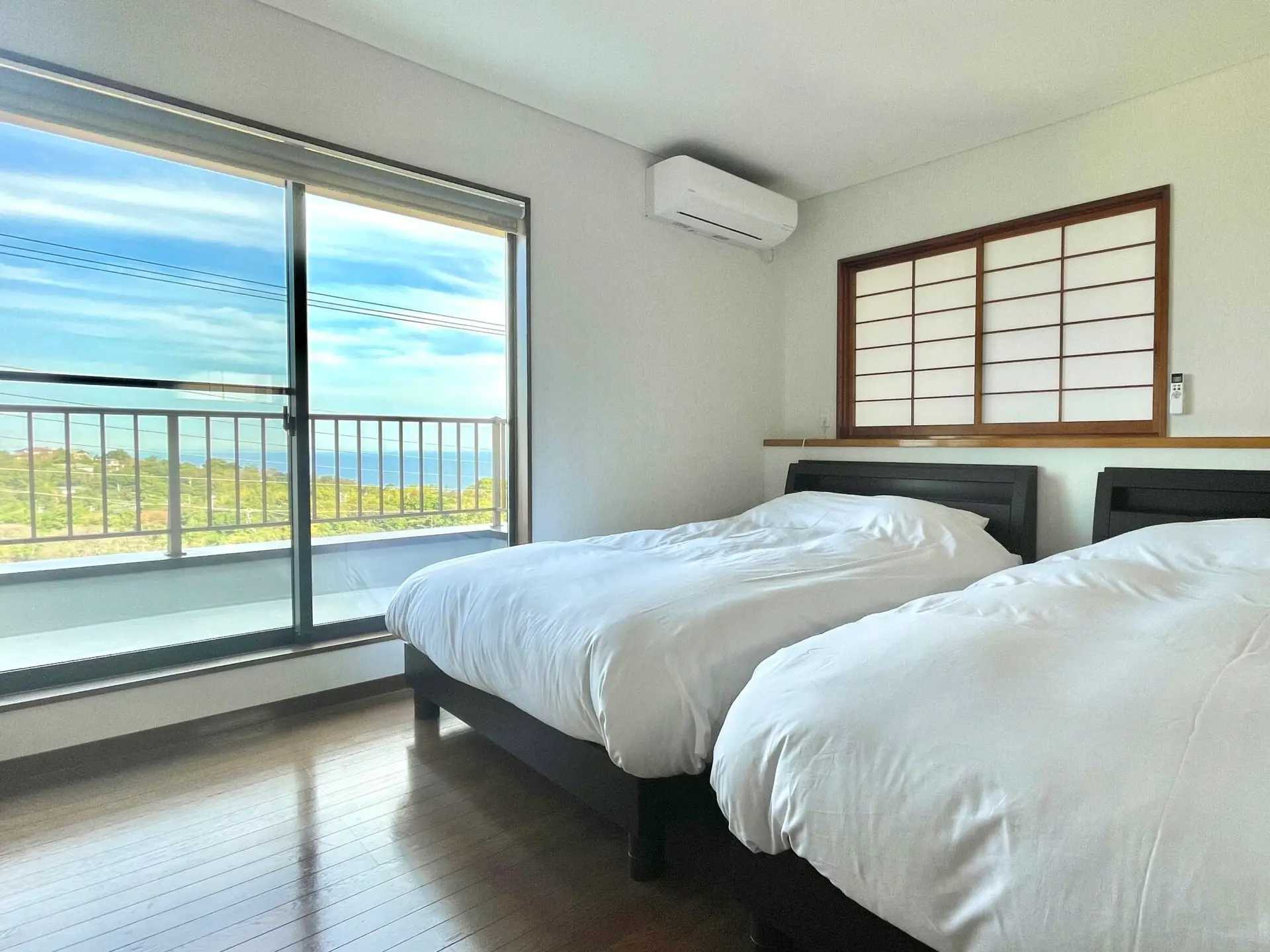 海の見える南熱海の貸切別荘で、暮らすみたいに温泉リトリート