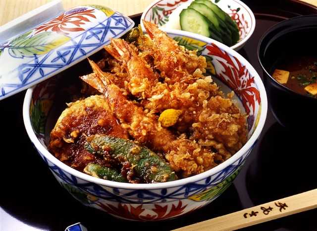 外苑前「天青」でいただく、絹衣仕立ての海老天丼ランチ