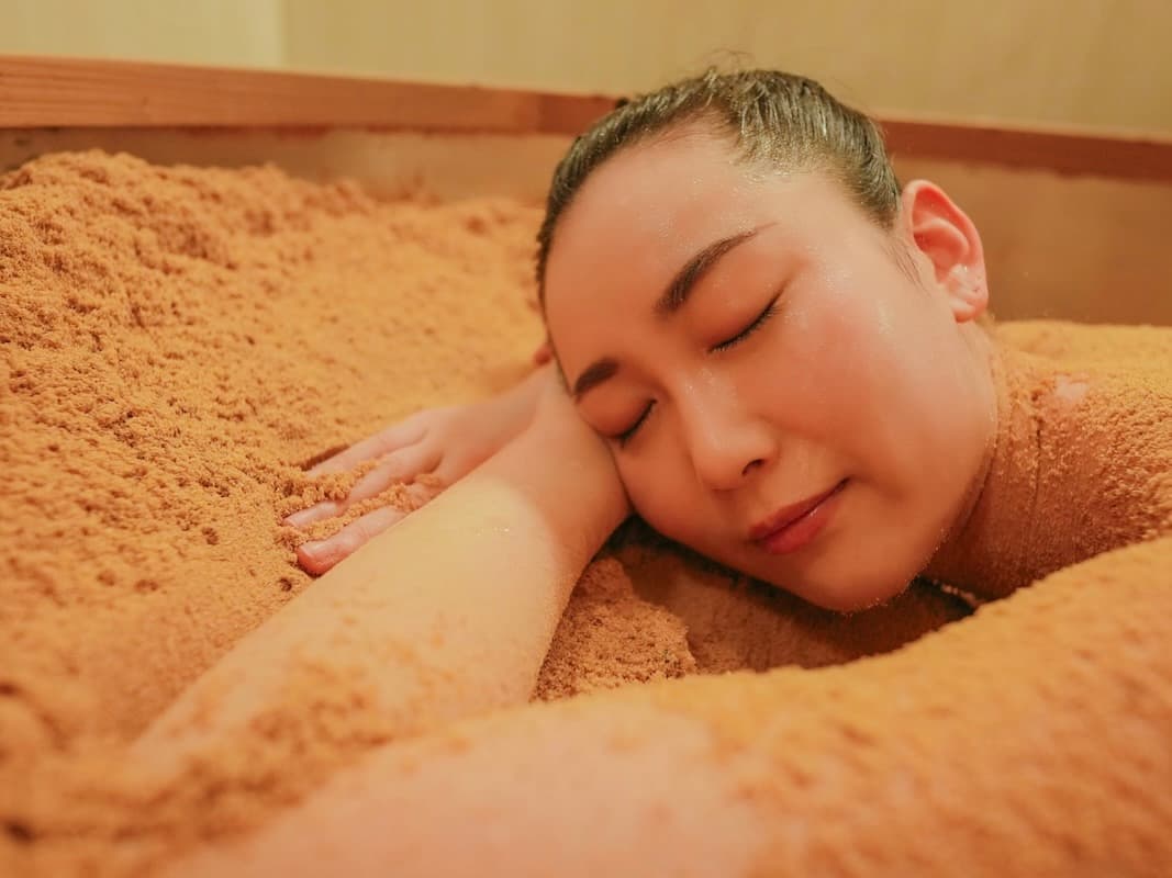 【女性限定/神楽坂店・横浜店】ふかふかヒノキの発酵熱に包まれる、木浴による究極の温もり体験