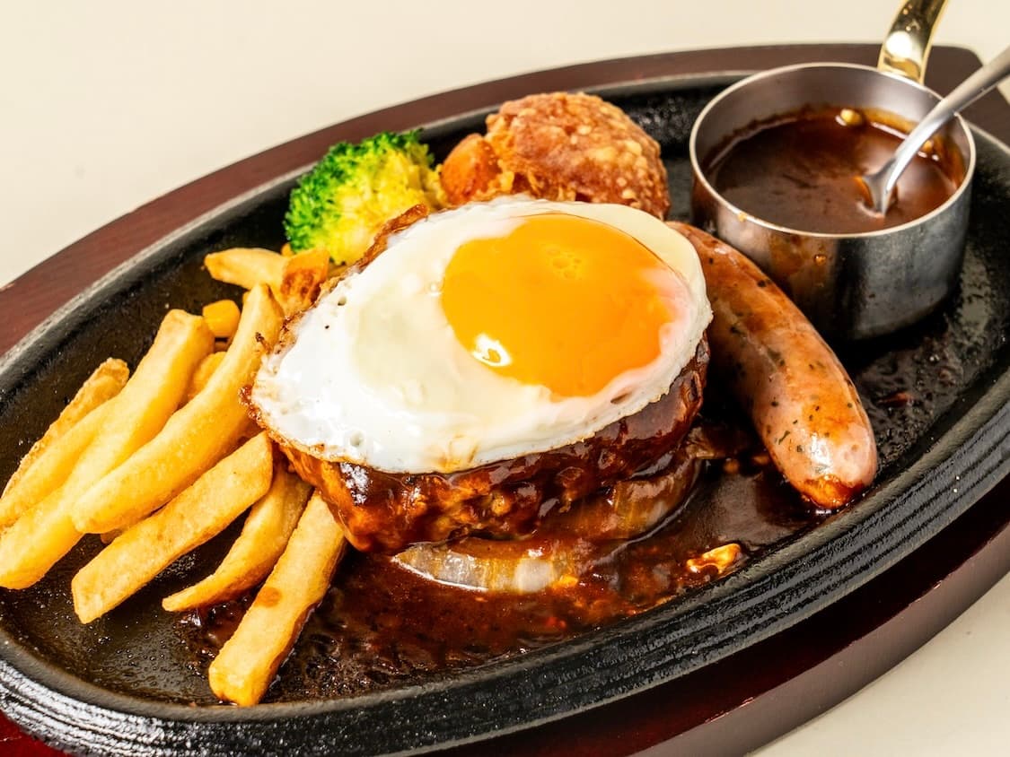 新時代のファミレスをコンセプトにした「FAMiRES」で、最幸級の洋食を。