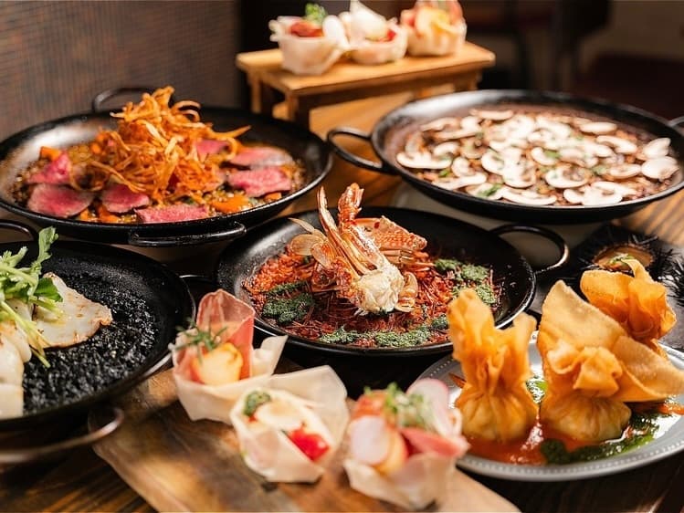 【月〜木】名物和牛パエリアがドン!あの人と“旅するスペメシ”ディナーペアコース