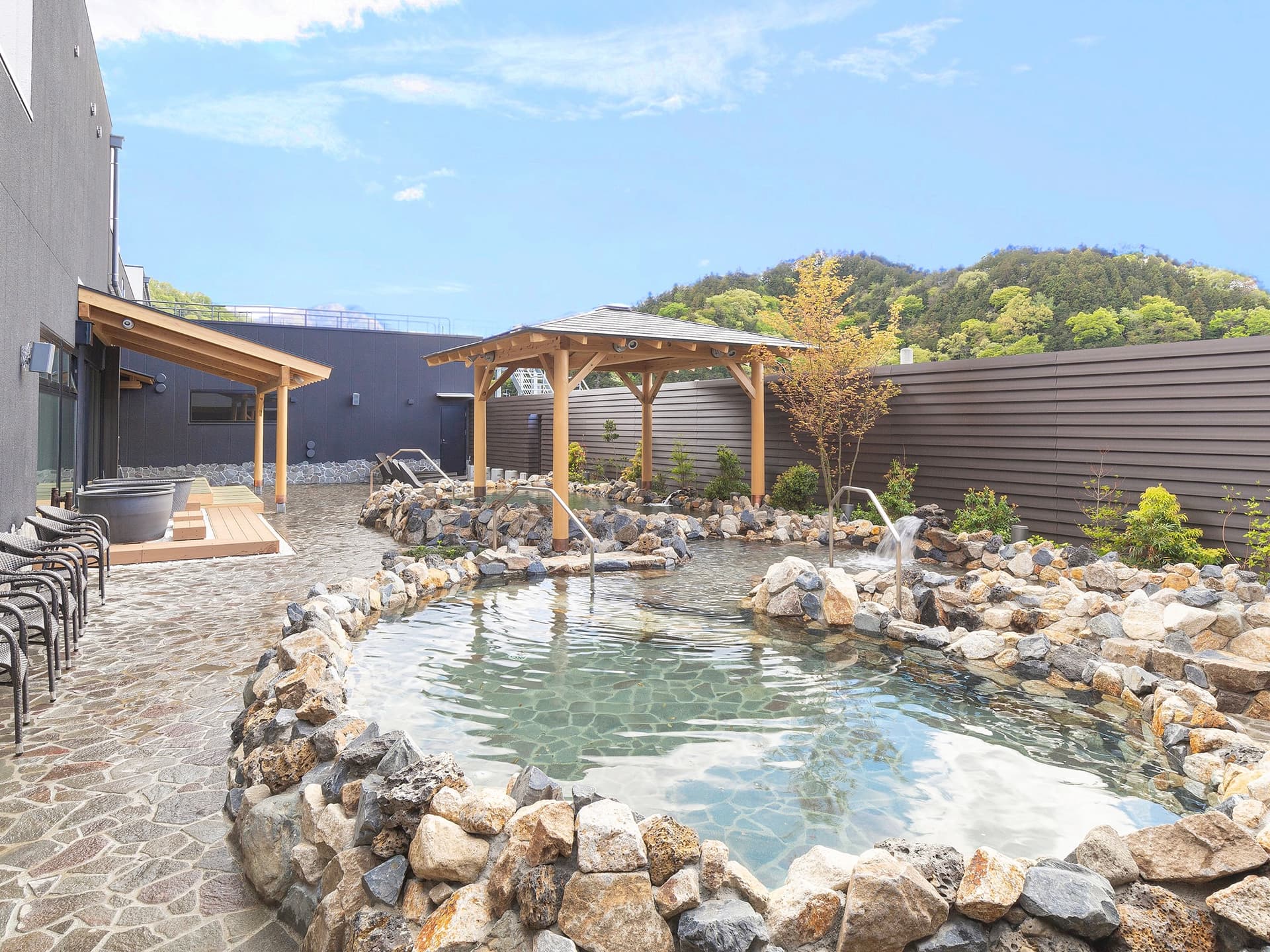 富士山ドライブがてら温泉&岩盤浴!「より道の湯」で全力ひと休み