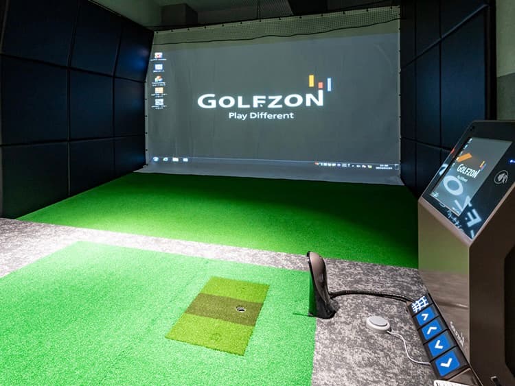 使用する機器は「GOLFZON」。