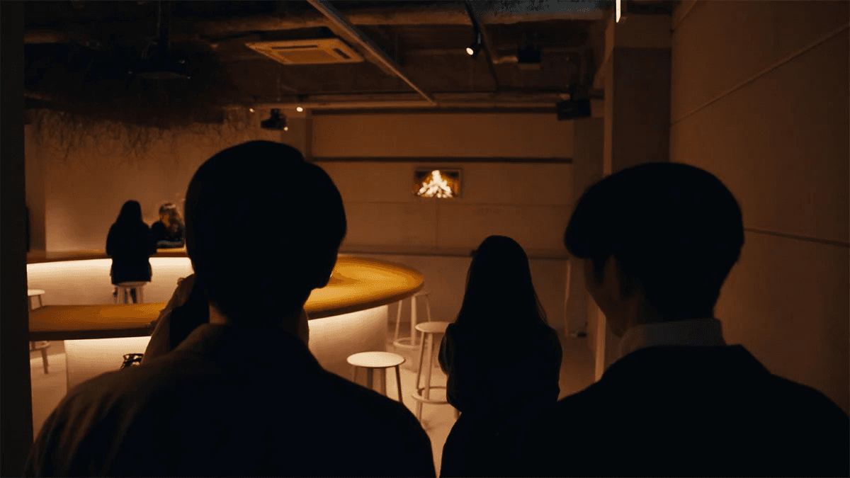 都心とは思えない広さの水風呂で、二人並んで“ととのう”贅沢体験を。