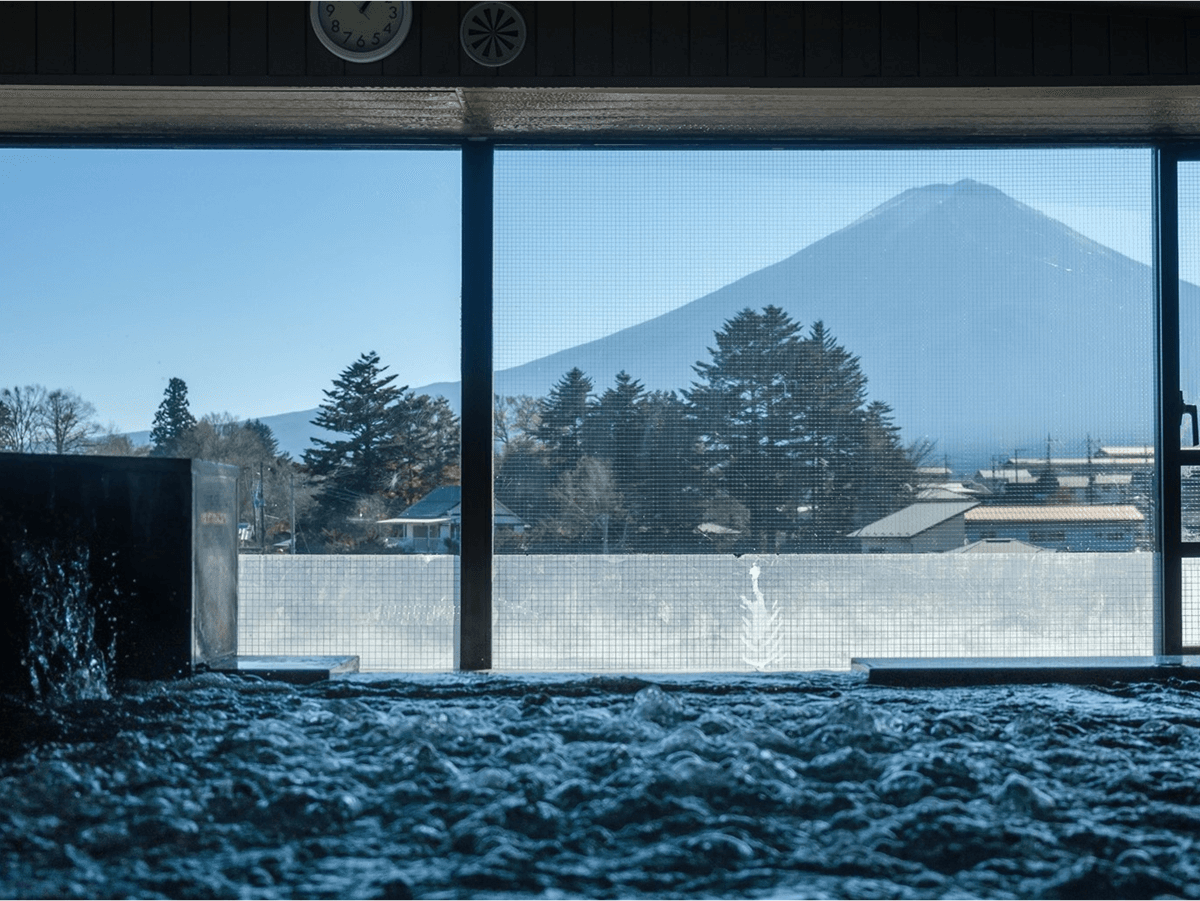 利便性: 都心からわずかな移動で非日常の世界へ踏み出せるのも魅力です。