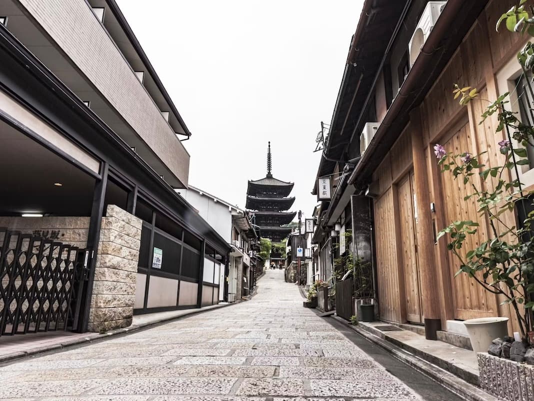 最大10名様まで宿泊可能な広々とした空間は、家族旅行やグループ旅行にも最適です。