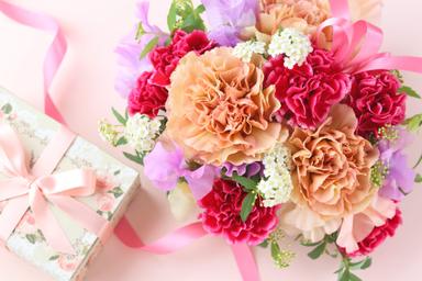 【母の日のプレゼント2026】年代別・予算別で選ぶ!お母さんが本当に喜ぶ体験ギフト